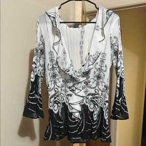 Black and White Graphic Pleated Blouse
